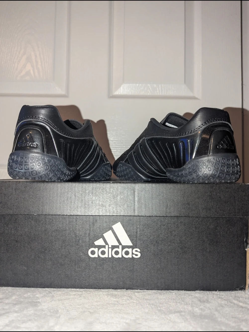 adidas triple black